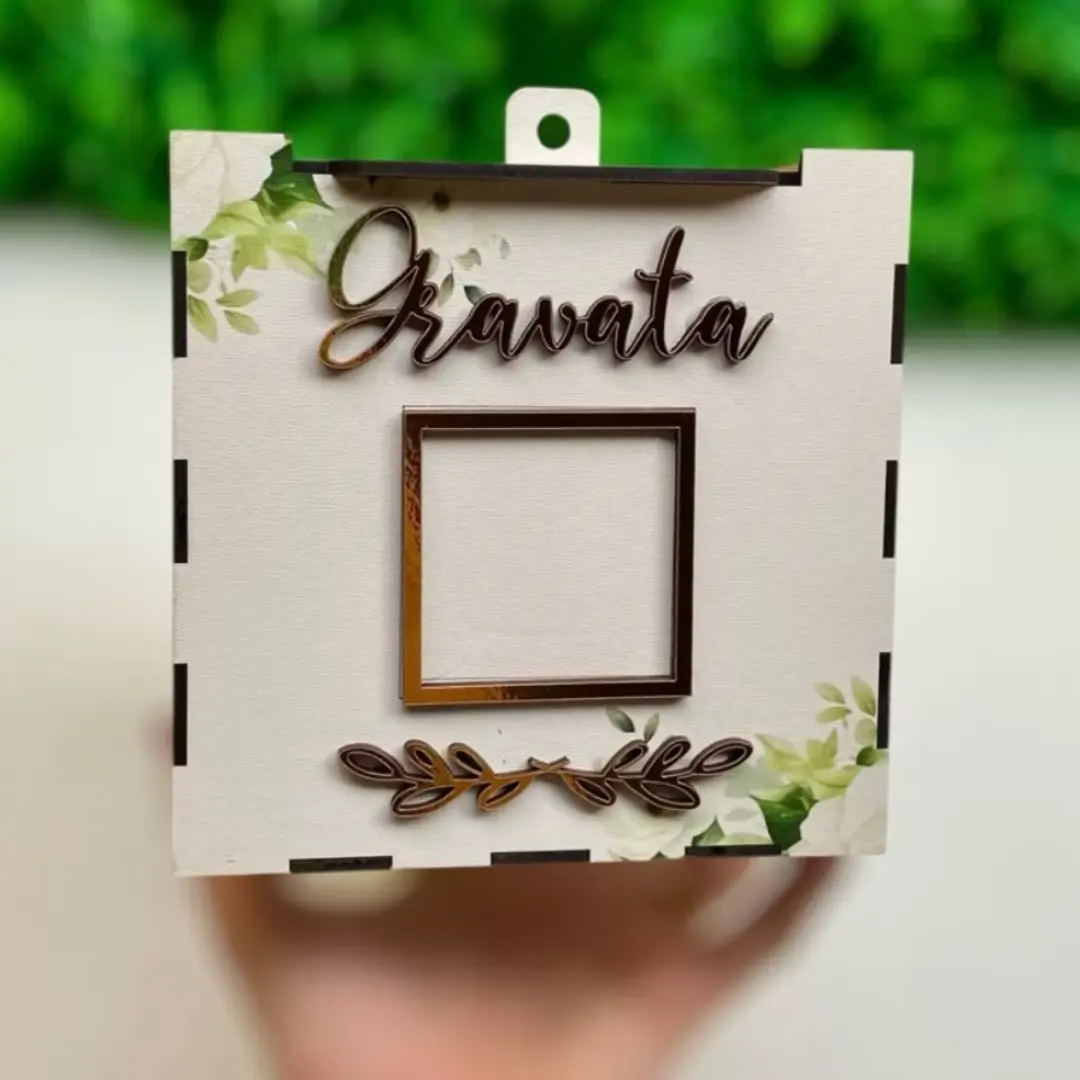 Caixa cofre casamento 15×15 cm — flores brancas (iniciais) — foto 8