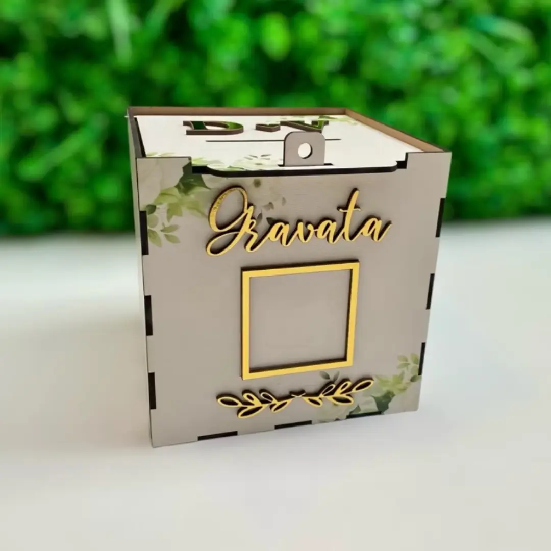Caixa cofre casamento 15×15 cm — flores brancas (iniciais) — foto 10