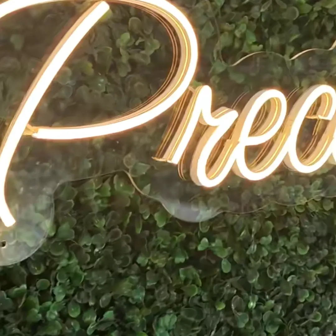 Placa neon personalizada por nome — 8, 14 ou 20 letras — foto 2