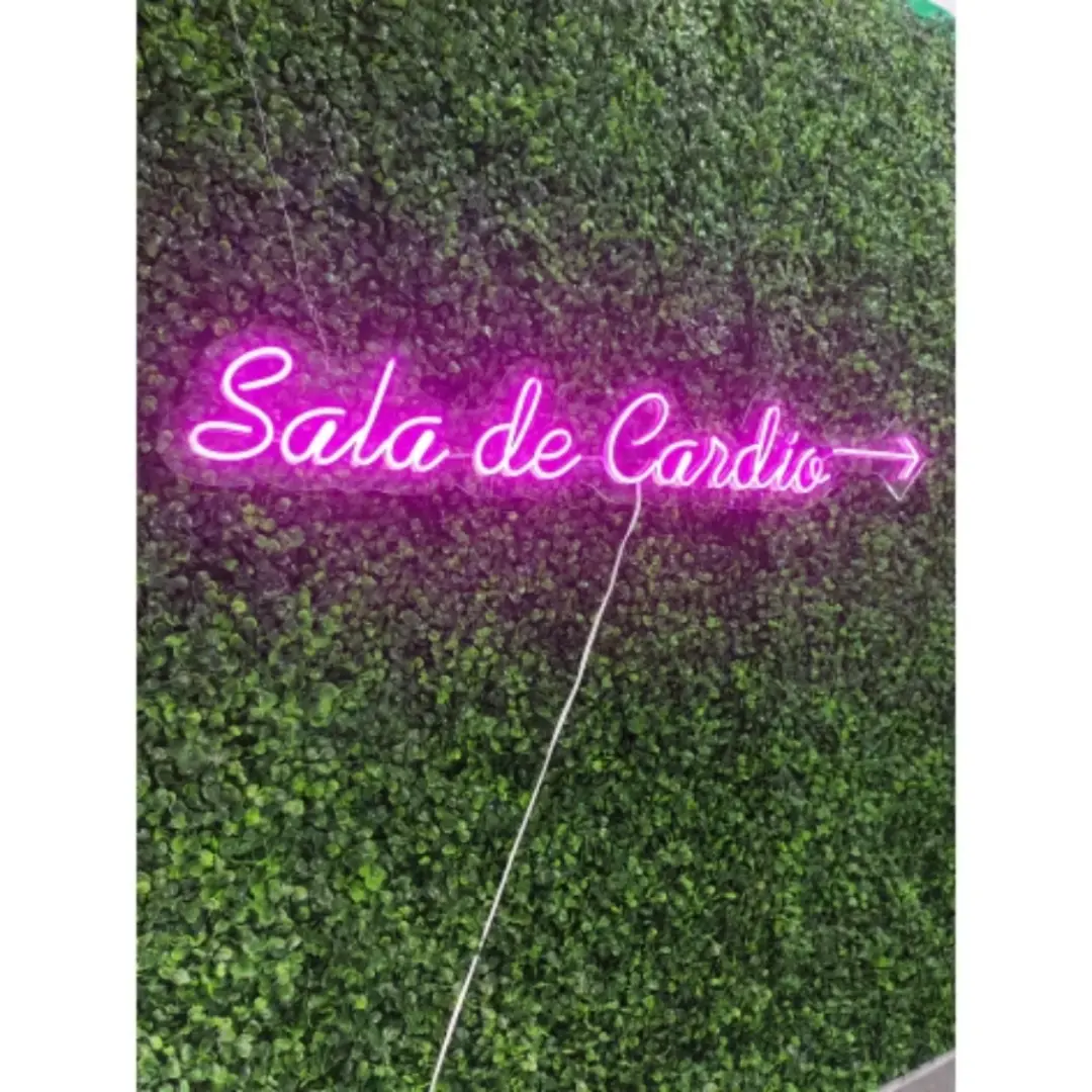 Placa neon personalizada por nome — 8, 14 ou 20 letras — foto 9