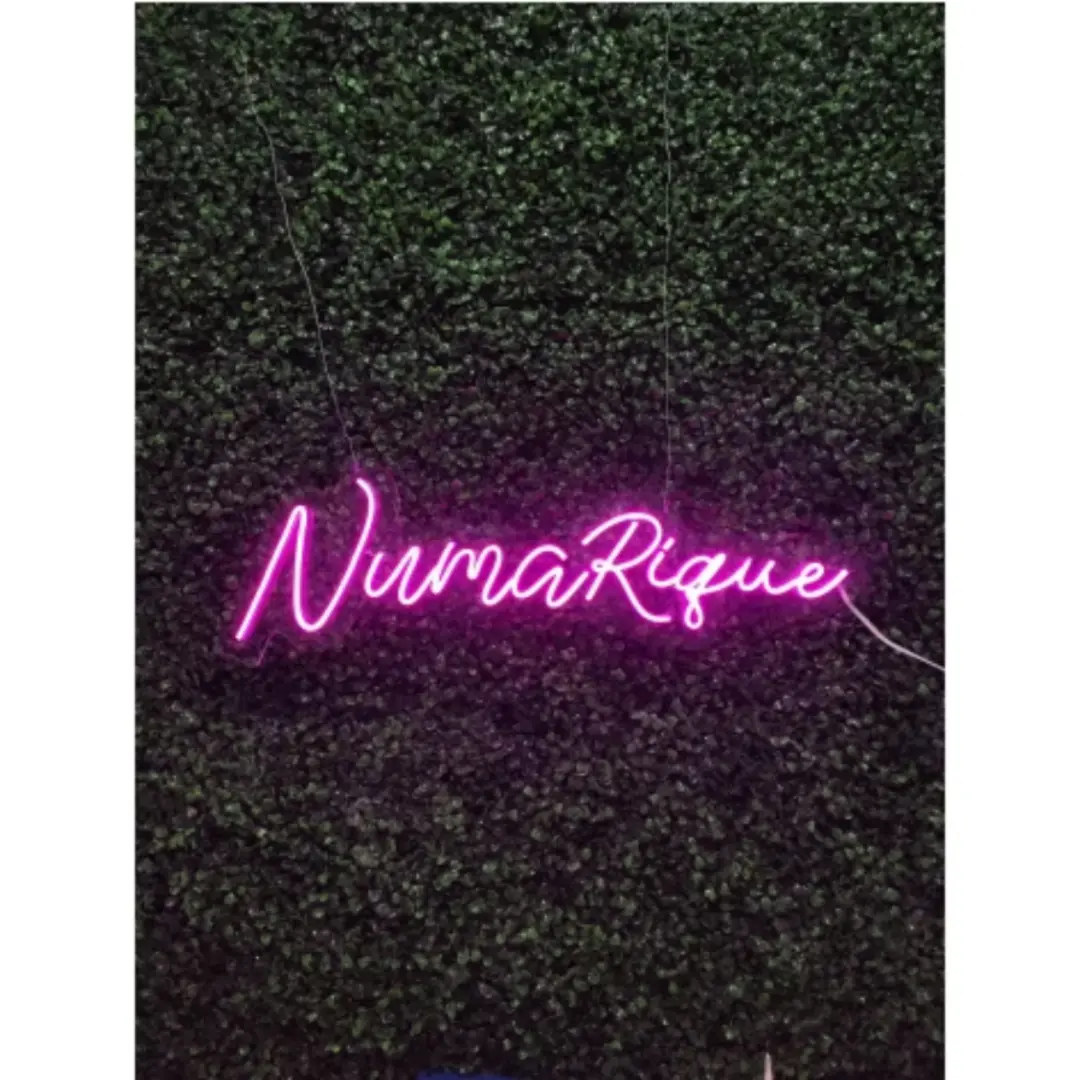 Placa neon personalizada por nome — 8, 14 ou 20 letras — foto 10
