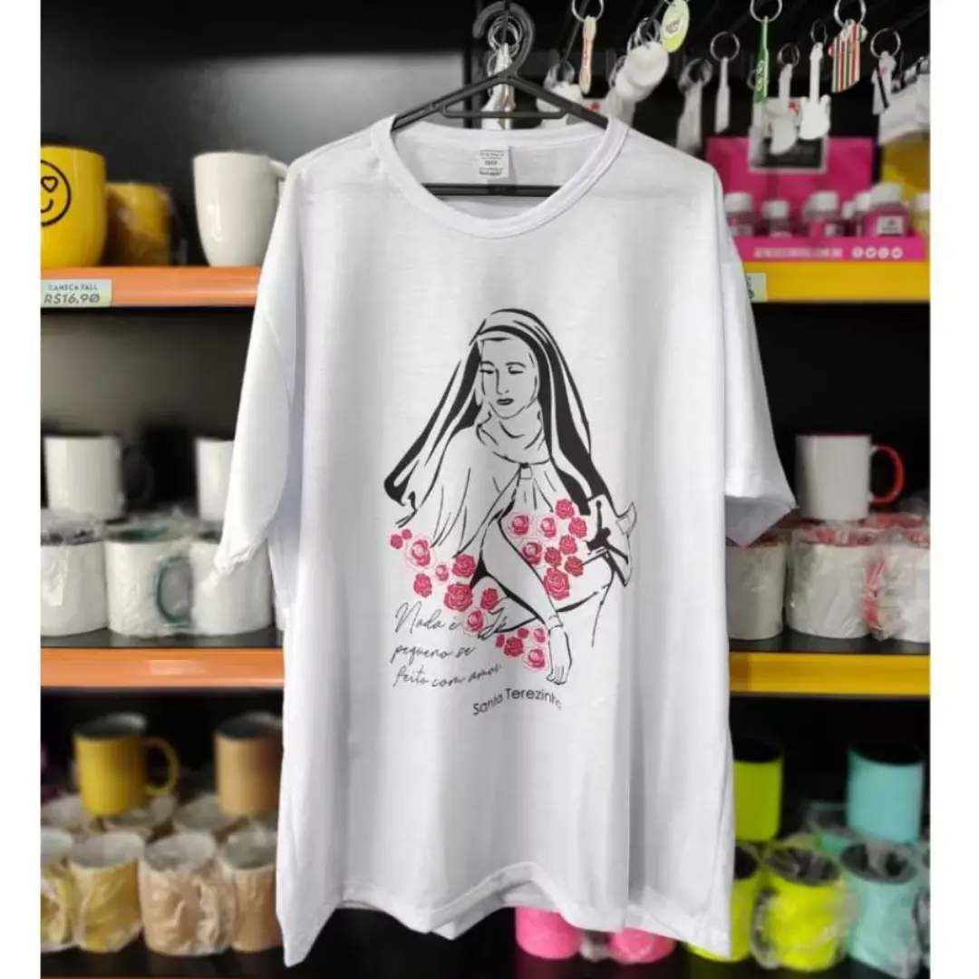 Camiseta branca personalizada com arte na frente — foto 5