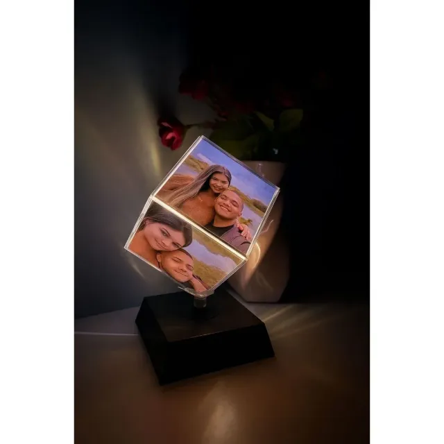 Cubo giratório 6 fotos 6×6 cm — opcional LED